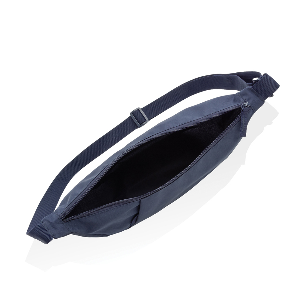 Crescent XL AWARE™ RPET Half-Moon Sling Tasche